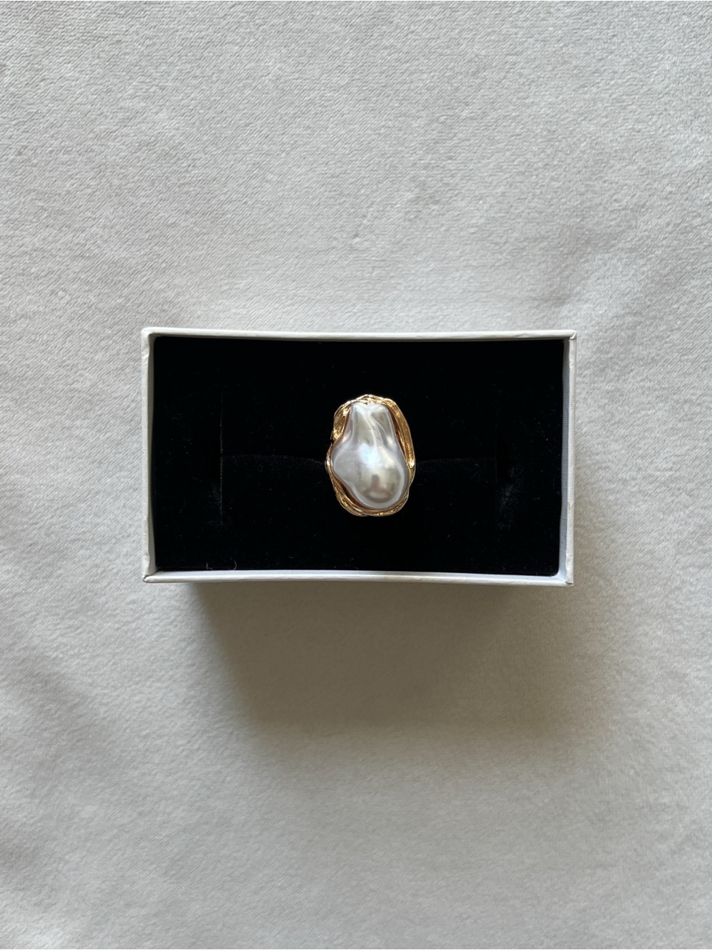 Gold-Trim Baroque Faux Pearl Ring
